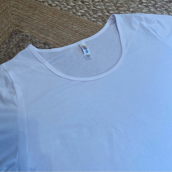 LuLa Roe Perfect Tee - Picture 3 of 4